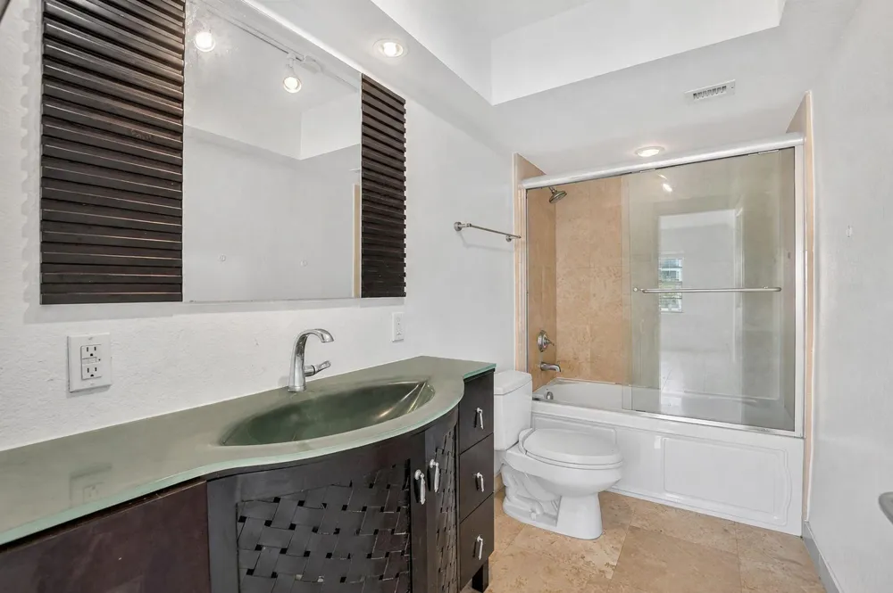 2871 OCEAN BOULEVARD #C309 Boca Raton, FL 33431