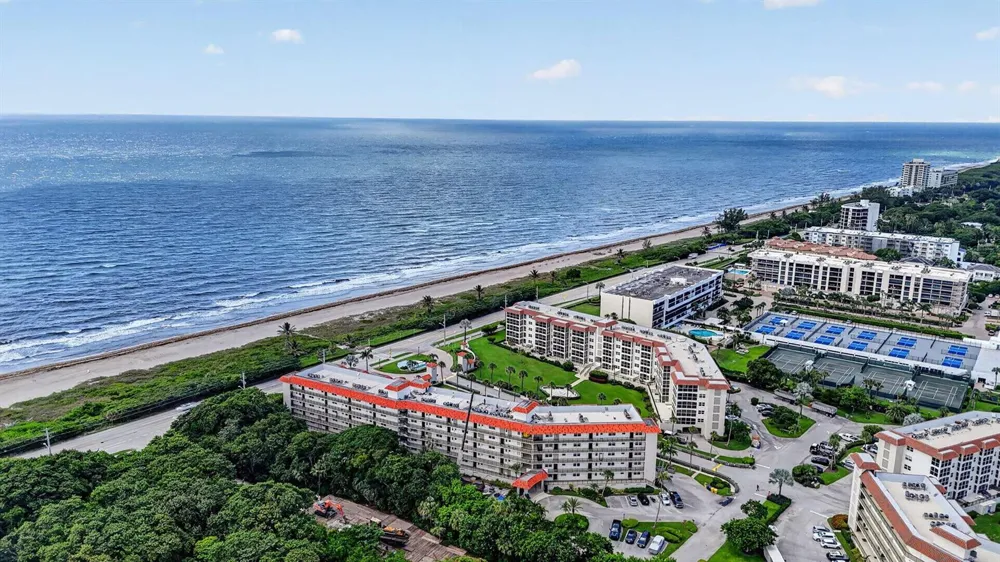 2871 OCEAN BOULEVARD #C309 Boca Raton, FL 33431