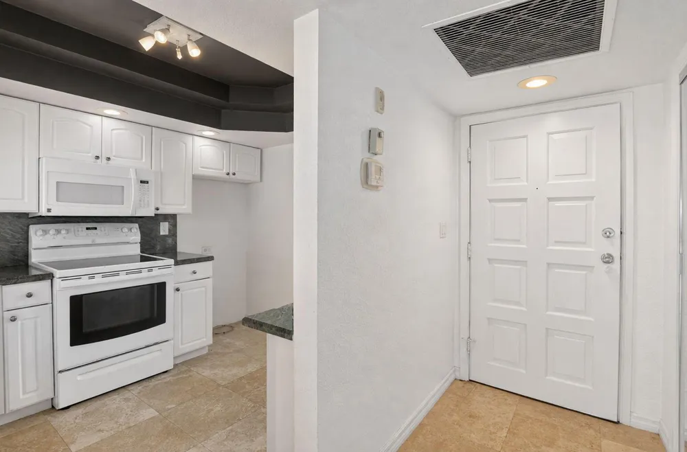 2871 OCEAN BOULEVARD #C309 Boca Raton, FL 33431