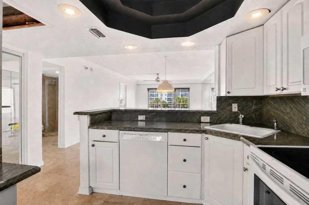 2871 OCEAN BOULEVARD #C309 Boca Raton, FL 33431