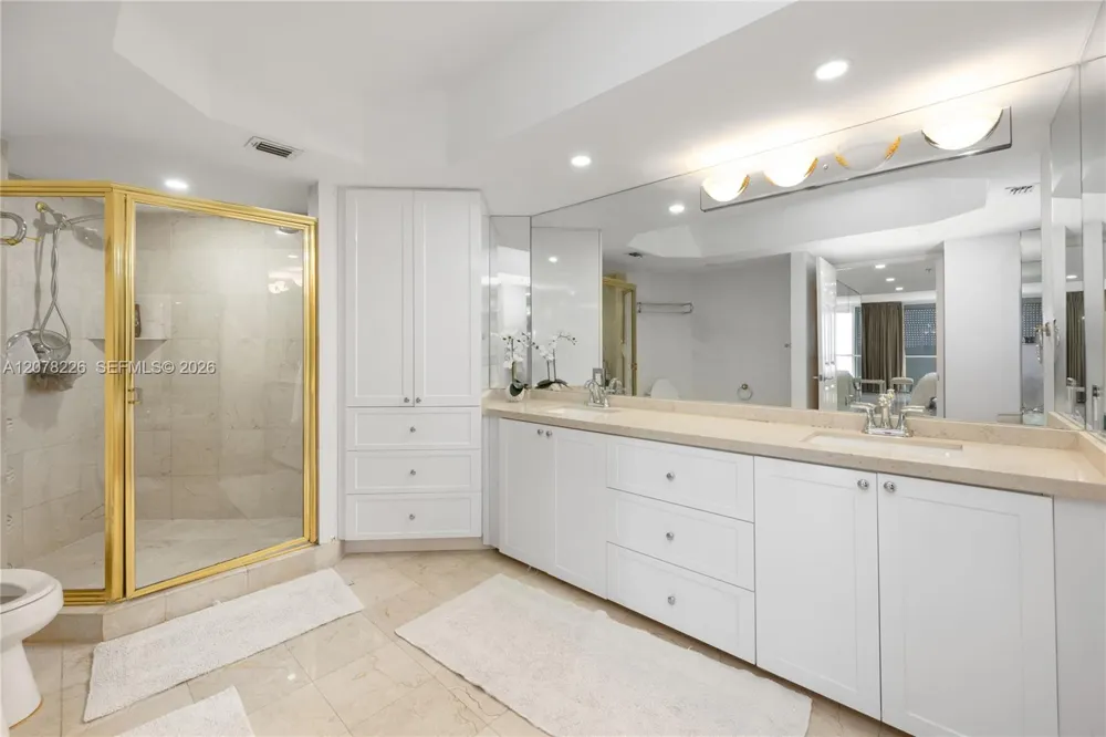 16711 Collins Ave #907 Sunny Isles Beach, FL 33160