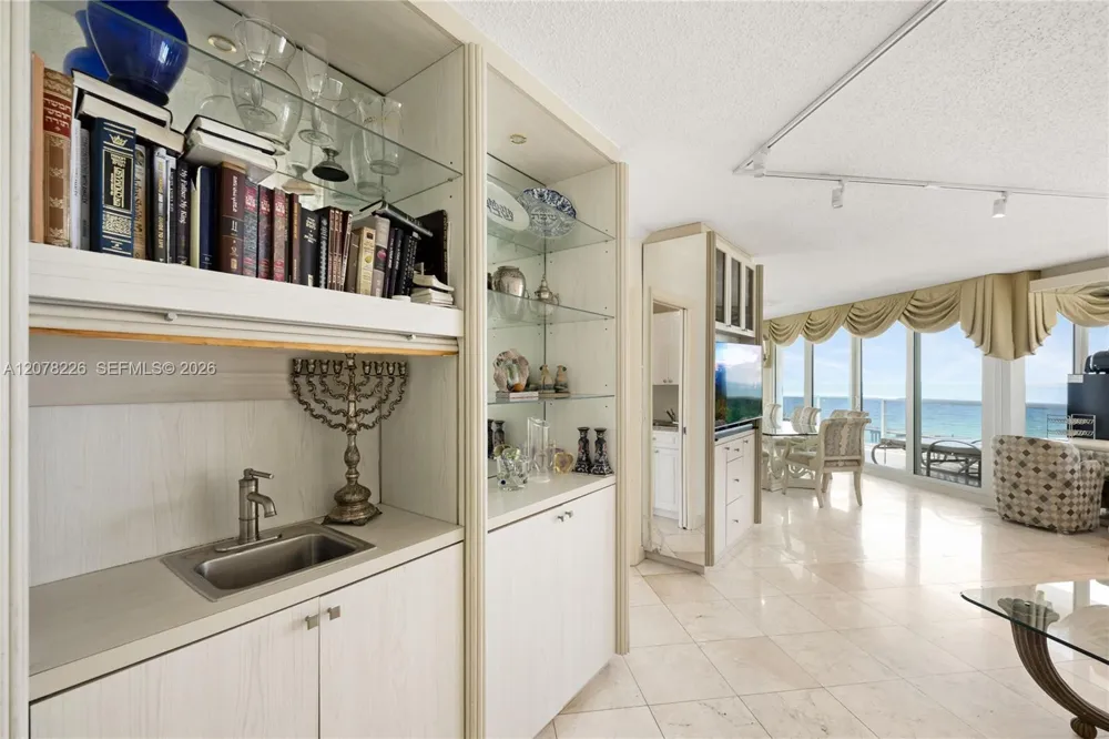 16711 Collins Ave #907 Sunny Isles Beach, FL 33160