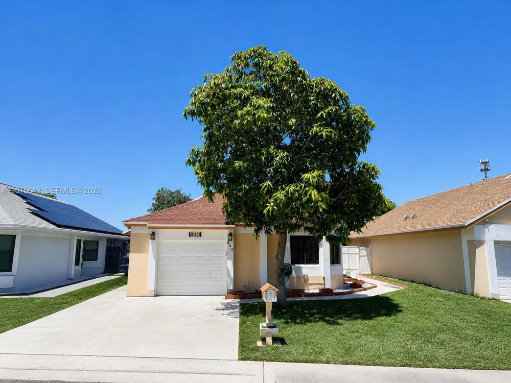 840 W Palm Run Dr North Lauderdale, FL 33068