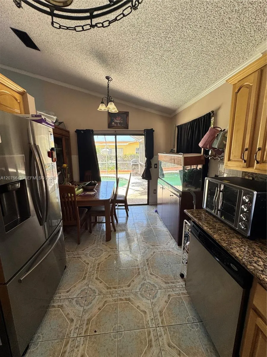 840 W Palm Run Dr North Lauderdale, FL 33068