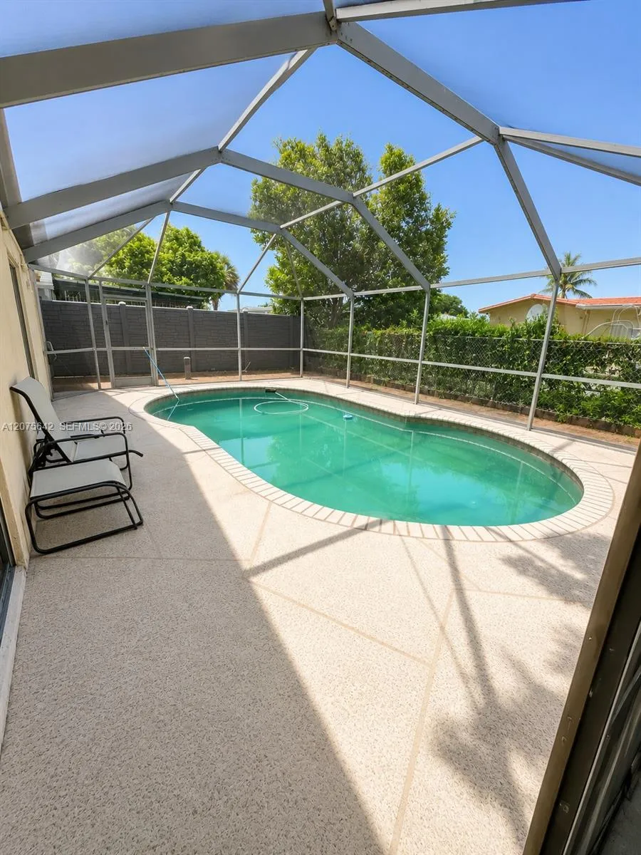 840 W Palm Run Dr North Lauderdale, FL 33068