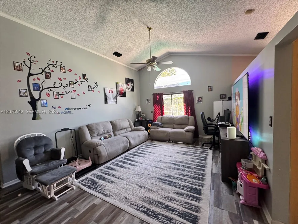 840 W Palm Run Dr North Lauderdale, FL 33068