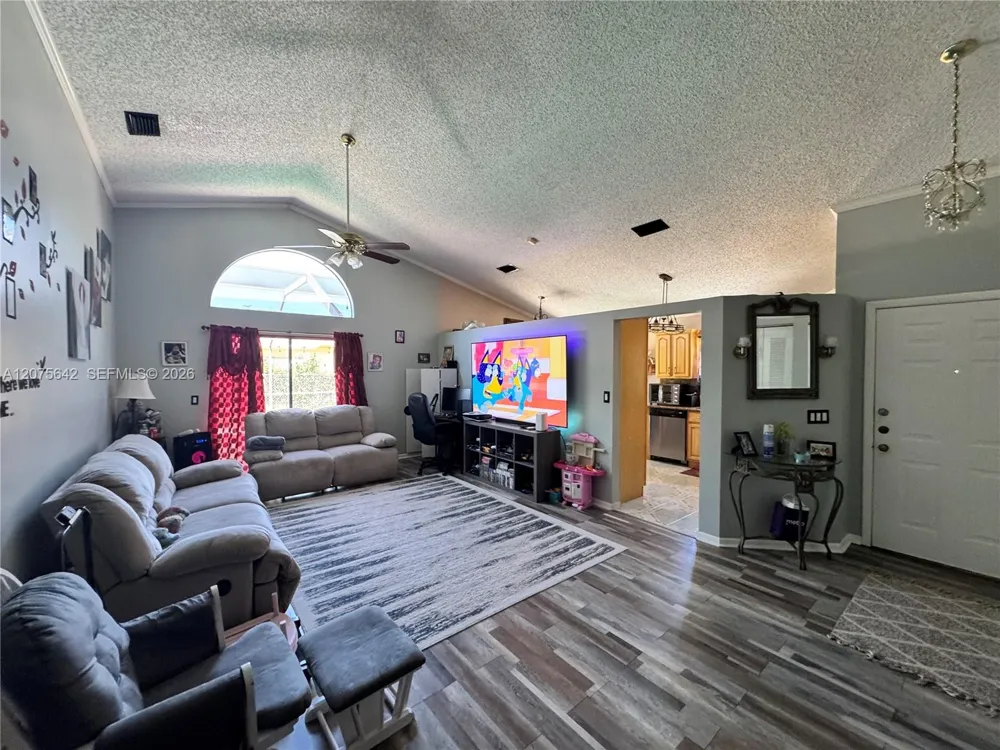 840 W Palm Run Dr North Lauderdale, FL 33068