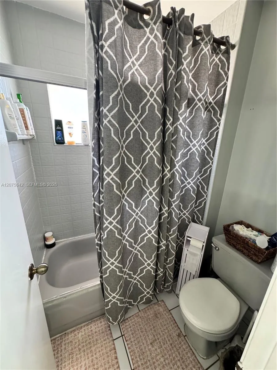 840 W Palm Run Dr North Lauderdale, FL 33068