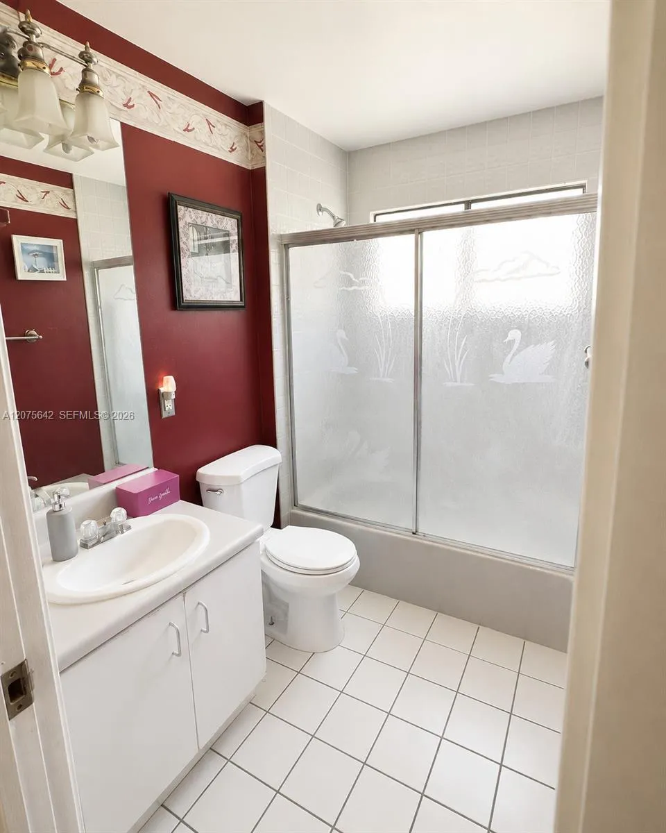 840 W Palm Run Dr North Lauderdale, FL 33068