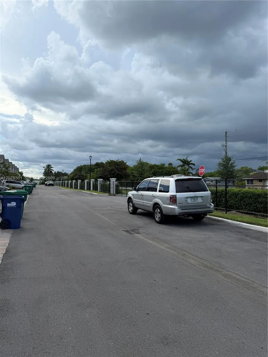 605 NW 6th Ter Florida City, FL 33034