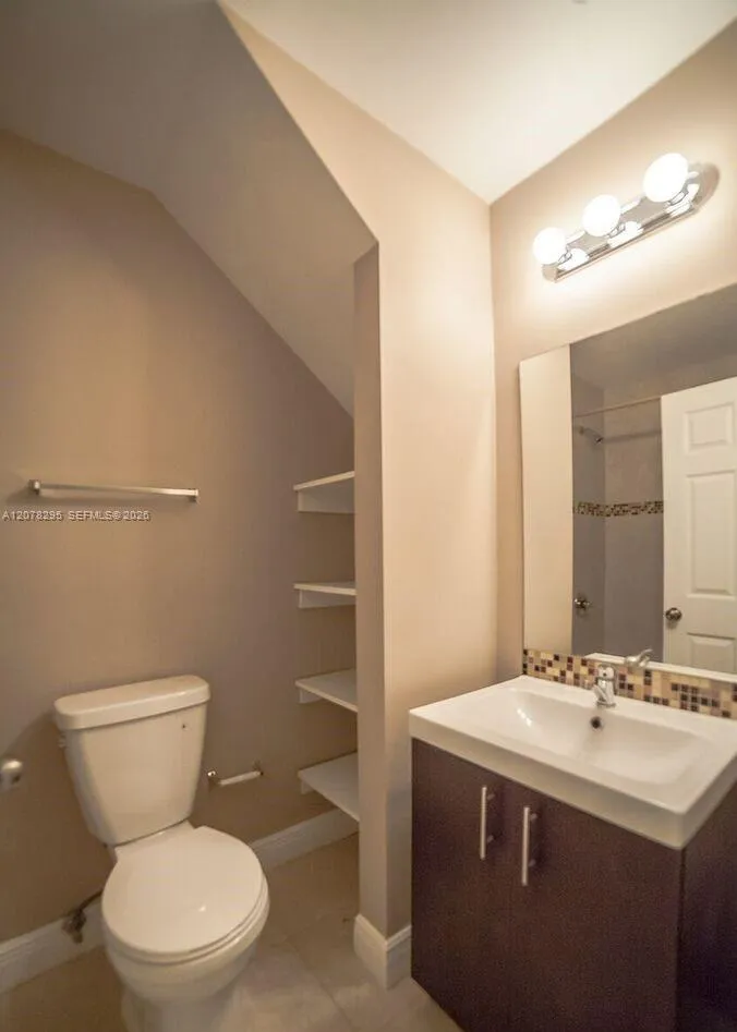 1752 NW 1st St #1 Miami, FL 33125