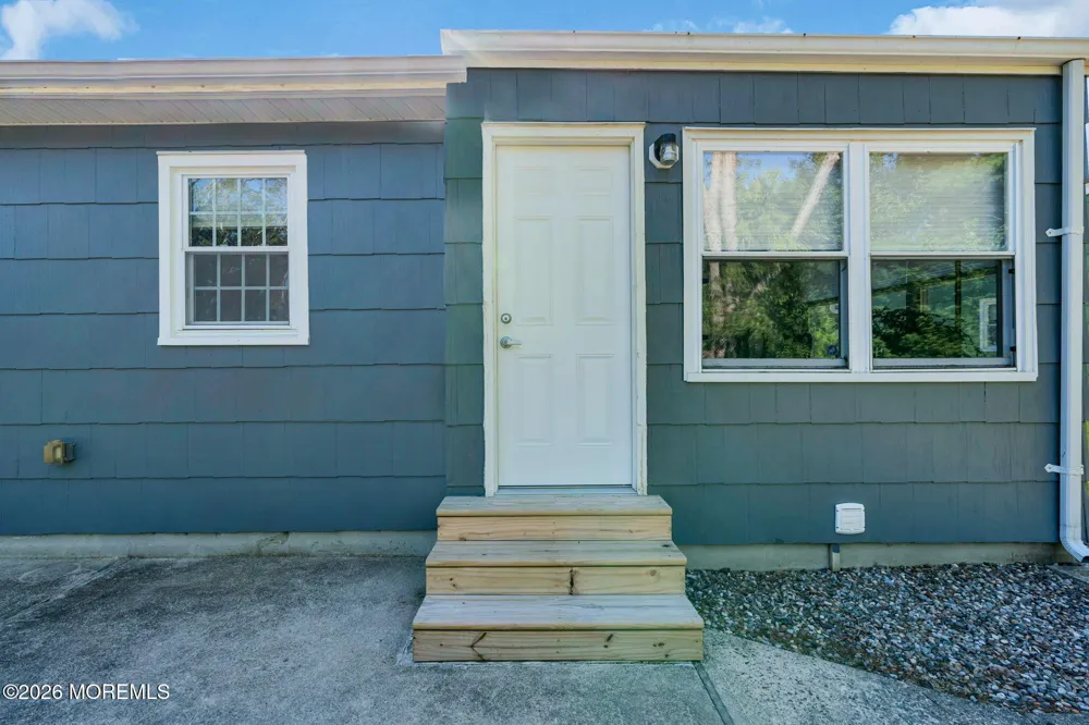 1114 Waterberry Court Toms River, NJ 08757