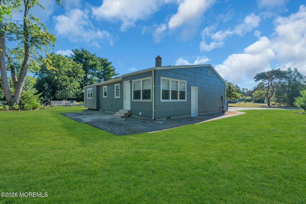 1114 Waterberry Court Toms River, NJ 08757