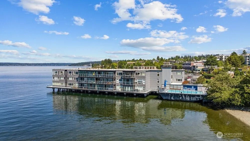 515 Lake Street S #205 Kirkland, WA 98033