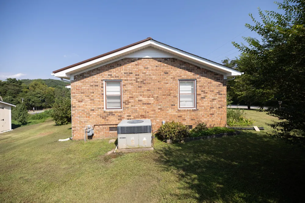 420 Thompson Weiman Rd Sparta, TN 38583