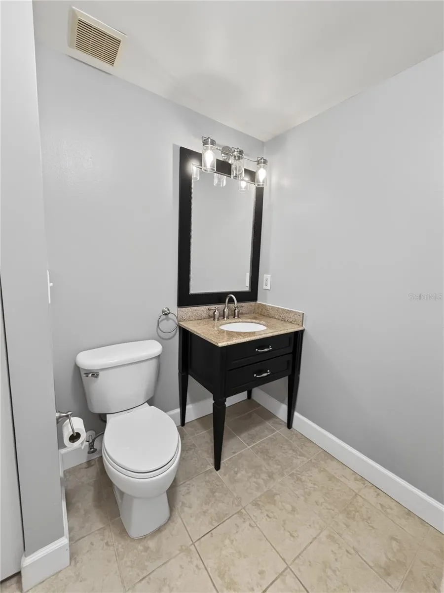 5601 BENTGRASS DRIVE #10-112 Sarasota, FL 34235