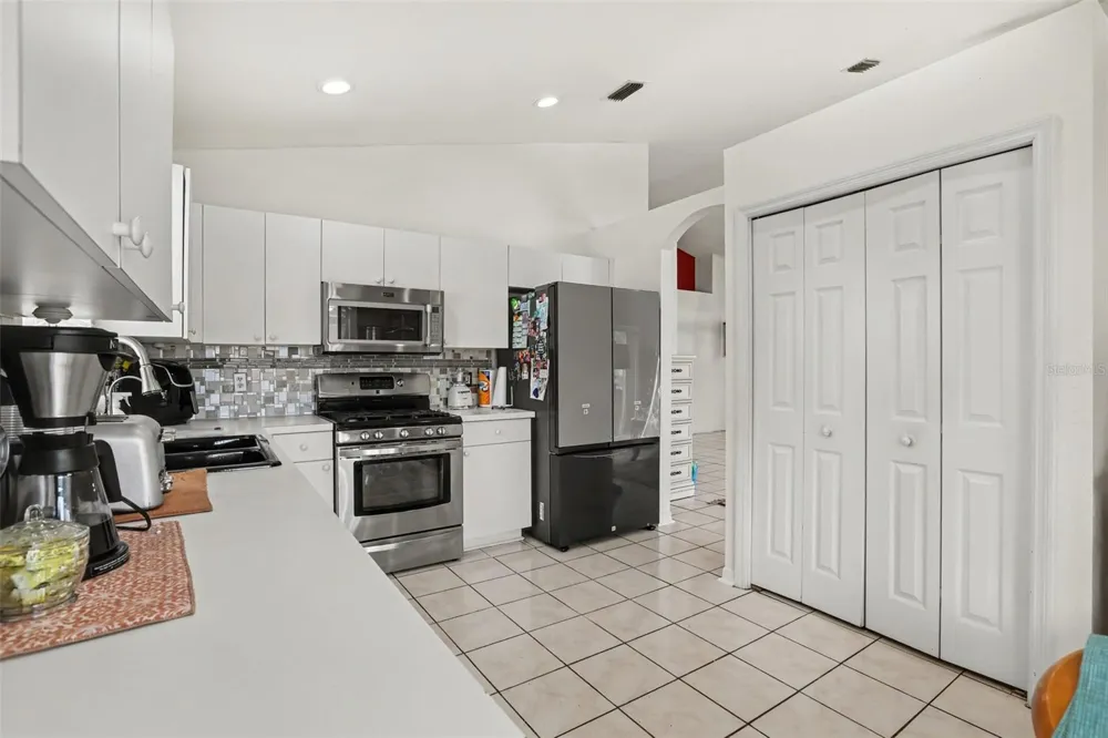 1102 VINETREE DRIVE Brandon, FL 33510