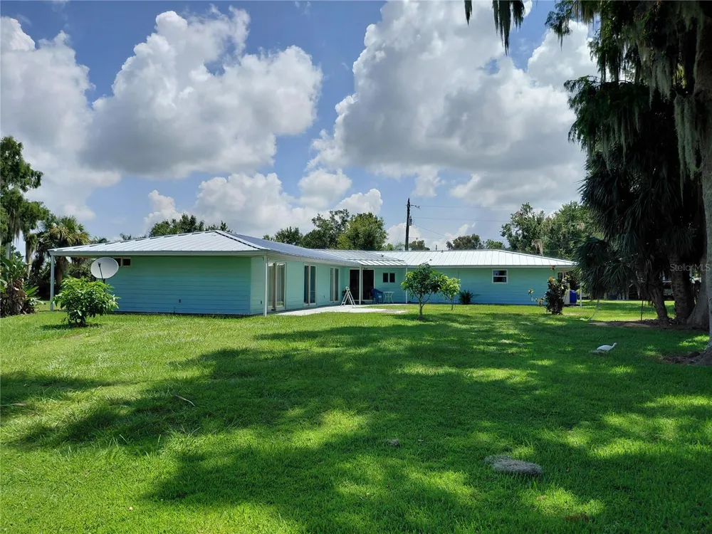 1303 CLUB LANE Lorida, FL 33857