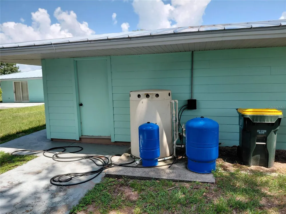 1303 CLUB LANE Lorida, FL 33857