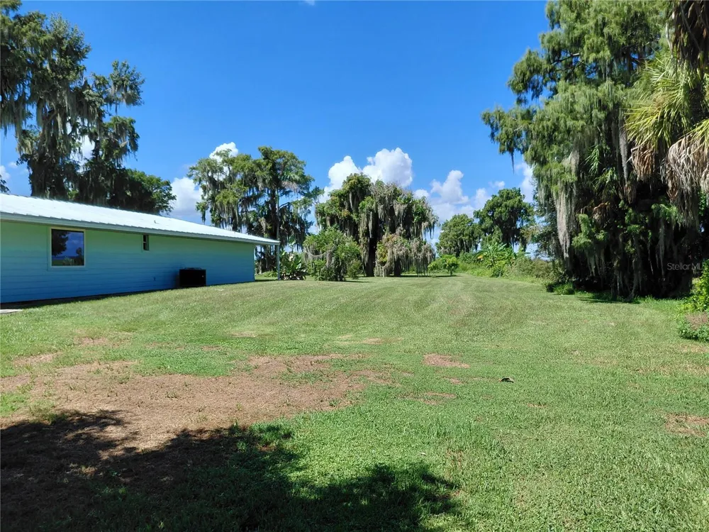 1303 CLUB LANE Lorida, FL 33857
