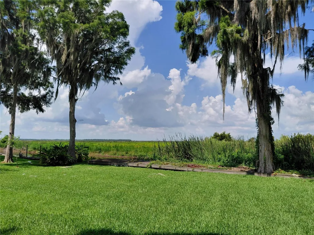 1303 CLUB LANE Lorida, FL 33857