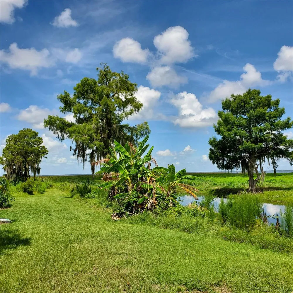 1303 CLUB LANE Lorida, FL 33857