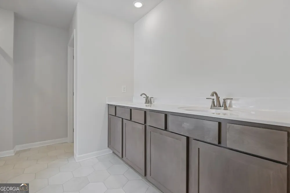 5218 Trace View DR Flowery Branch, GA 30542