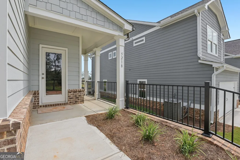 5218 Trace View DR Flowery Branch, GA 30542
