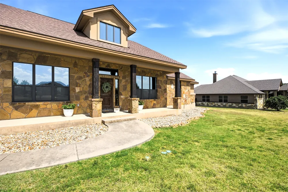 116 Sarahs Lane Liberty Hill, TX 78642