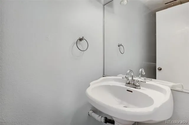 11703 E Cornell Circle Aurora, CO 80014