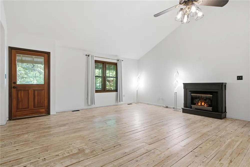 10740 Highway 197 Clarkesville, GA 30523