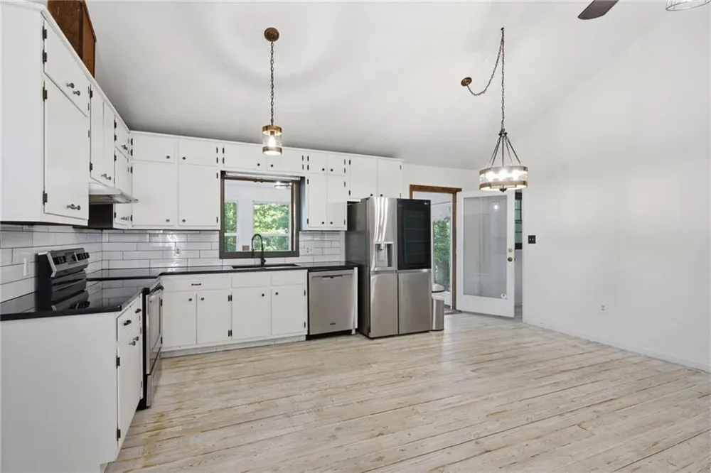 10740 Highway 197 Clarkesville, GA 30523