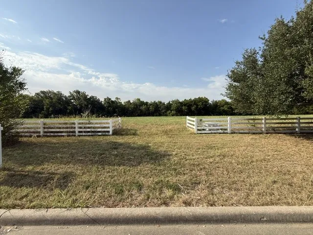 3 St. James Alley Sunnyvale, TX 75182