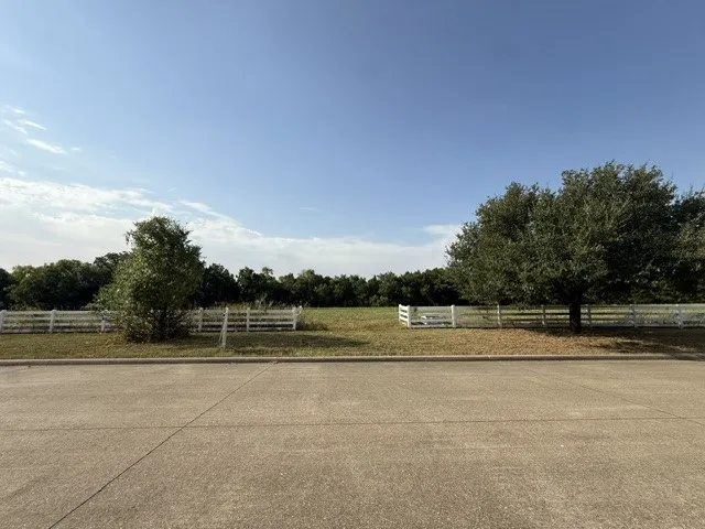 3 St. James Alley Sunnyvale, TX 75182