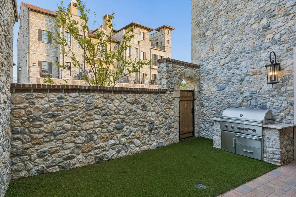74 Cortes Drive Westlake, TX 76262