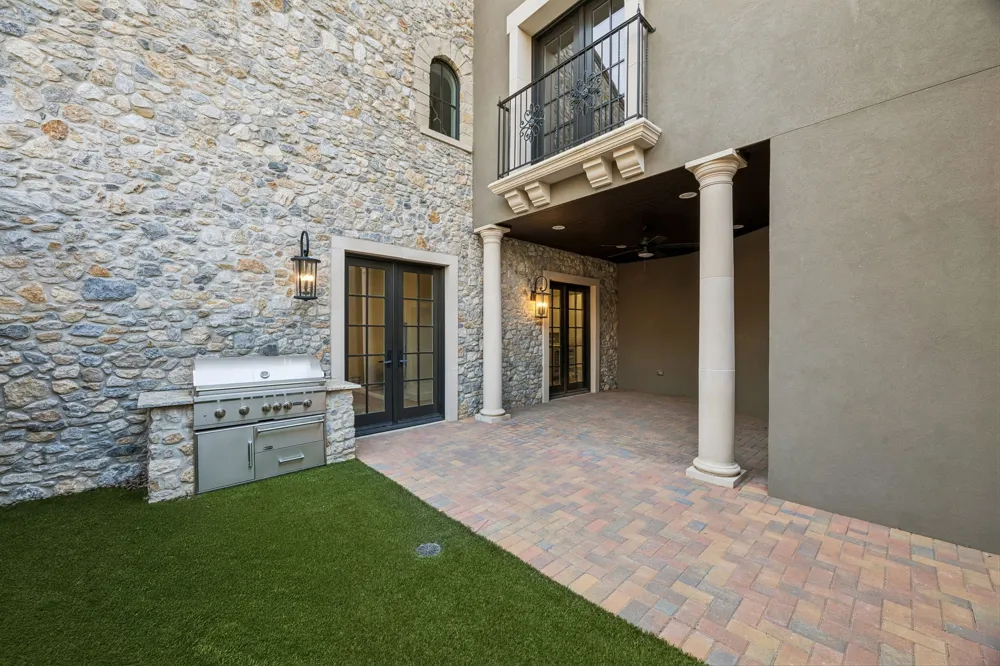 74 Cortes Drive Westlake, TX 76262