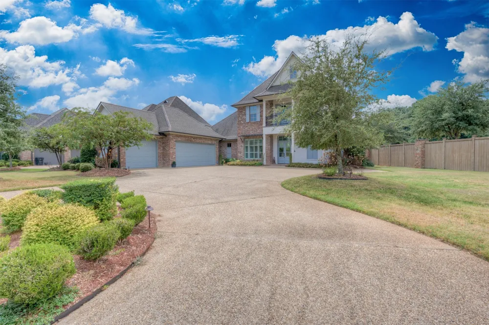 110 Overbrook Lane Bossier City, LA 71111