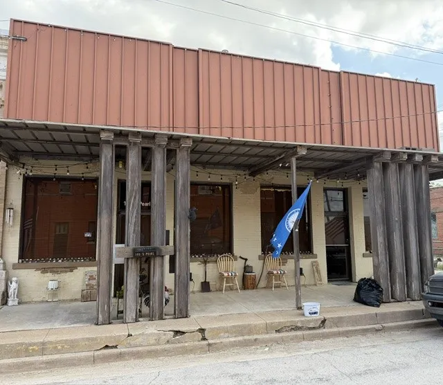 105 S Pearl Street Mart, TX 76664