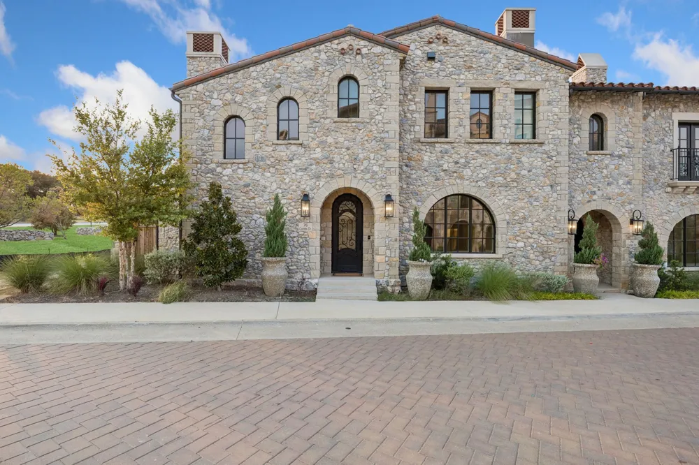 76 Cortes Drive Westlake, TX 76262