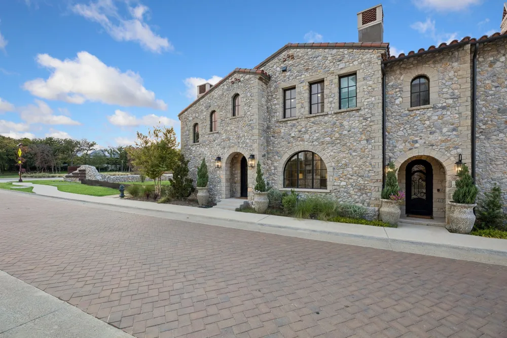 76 Cortes Drive Westlake, TX 76262
