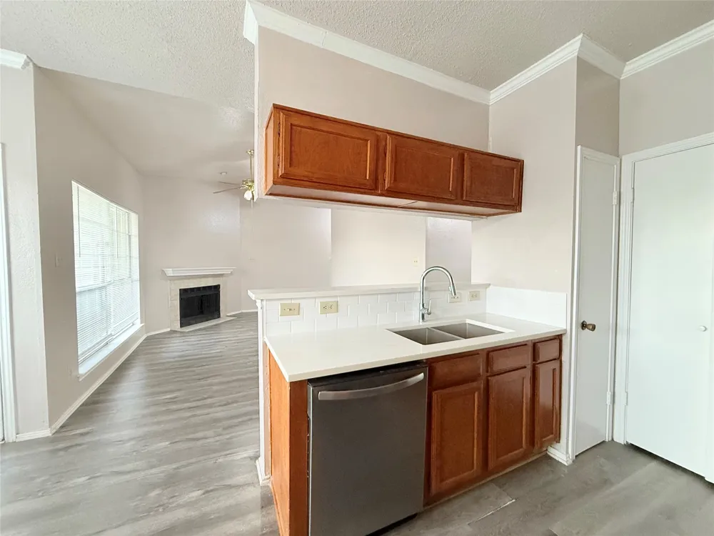 4115 Esters Road #704 Irving, TX 75038