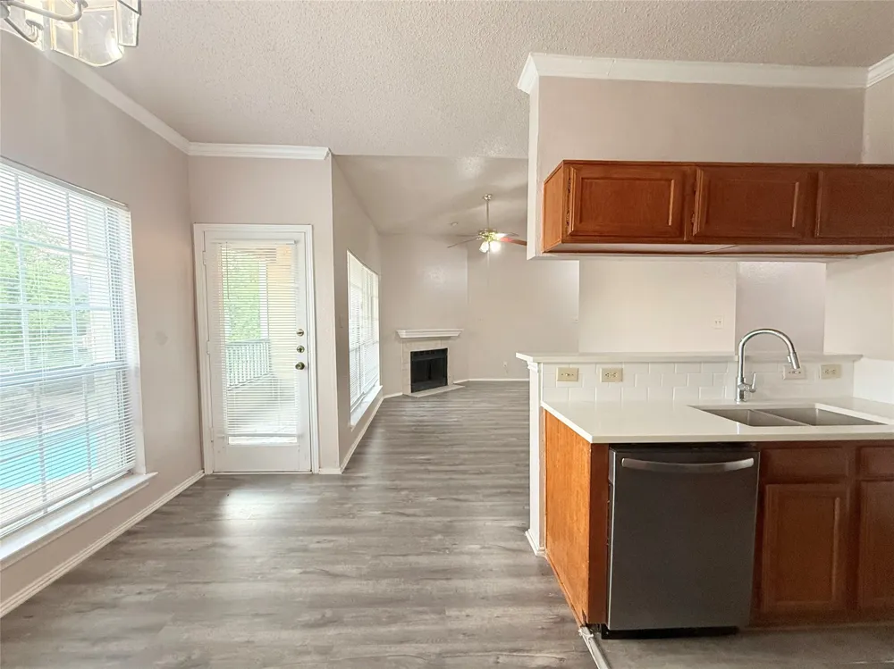 4115 Esters Road #704 Irving, TX 75038
