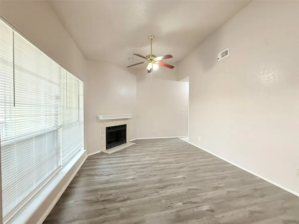4115 Esters Road #704 Irving, TX 75038