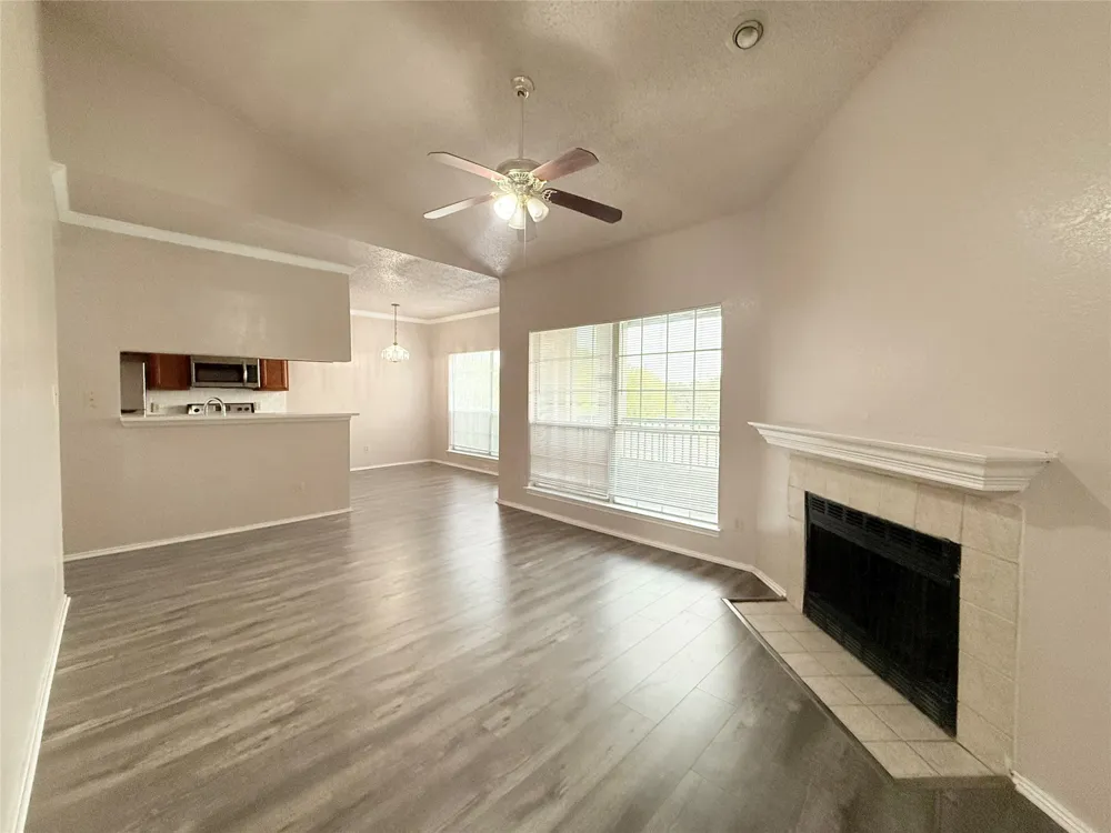 4115 Esters Road #704 Irving, TX 75038