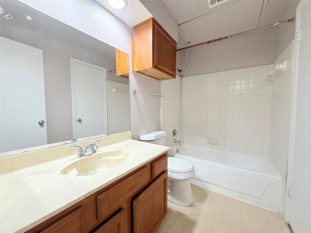 4115 Esters Road #704 Irving, TX 75038