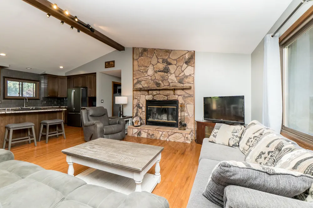 8151 Joda Drive Brighton, MI 48114