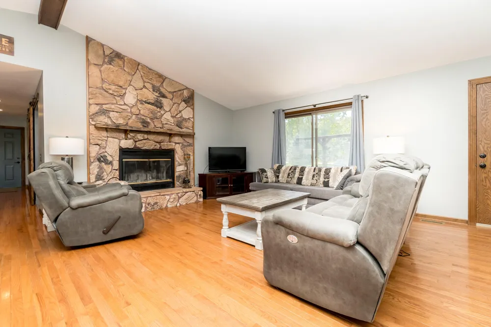 8151 Joda Drive Brighton, MI 48114
