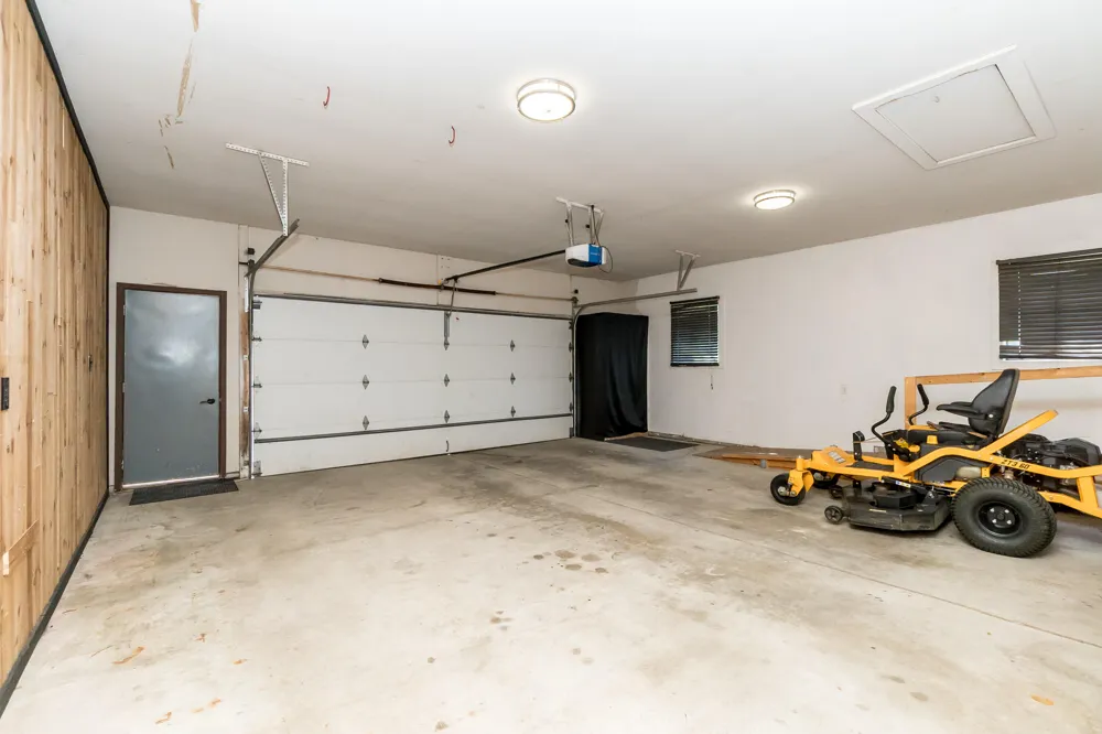 8151 Joda Drive Brighton, MI 48114
