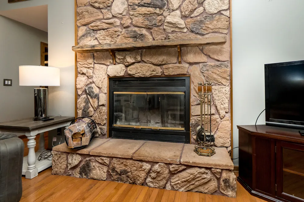 8151 Joda Drive Brighton, MI 48114