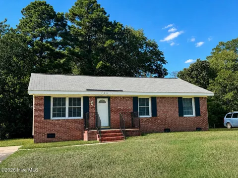 736 Lincoln Drive